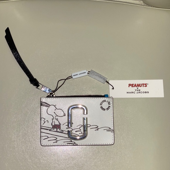 NEW! Snoopy x Marc Jacobs Snapshot Multi Wallet - Picture 3 of 15